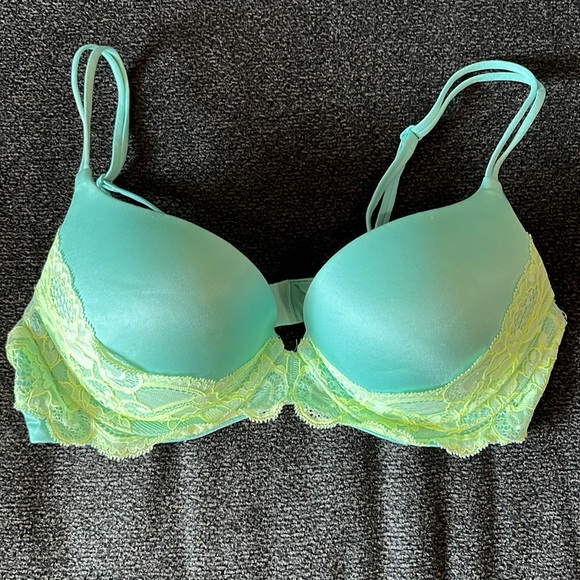 Victoria’s Secret Very Sexy Push-Up Bundle 34C - Picture 2 of 8